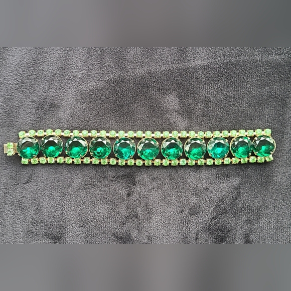 Jewelry - Vintage Emerald Glass Statement Bracelet